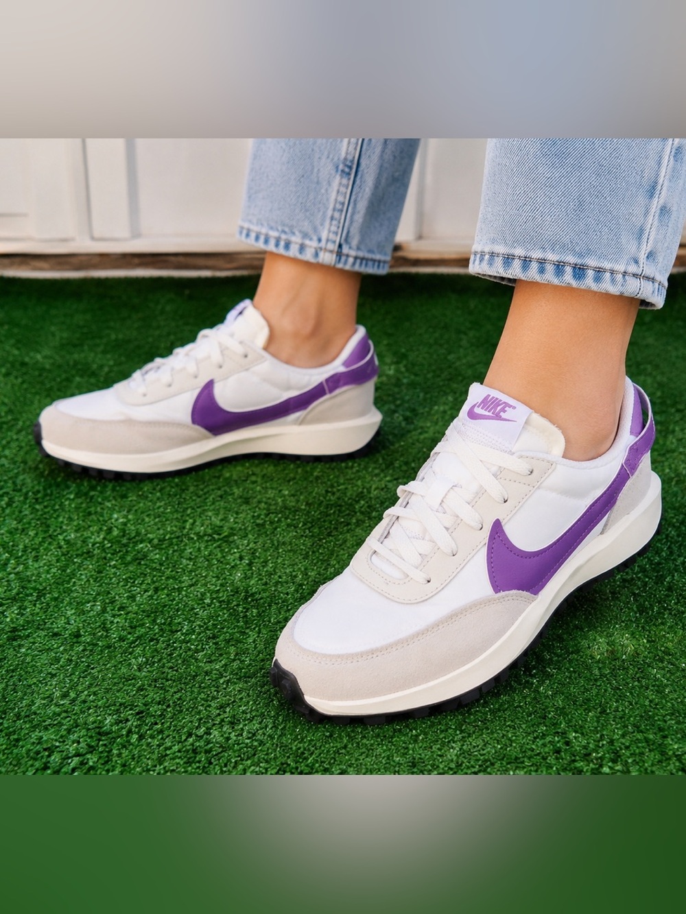 Nike Waffle Debut Women’s Size 8 White Purple Retro Running Shoes